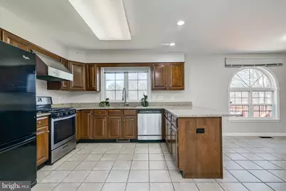 19900 Belle Chase Drive, Gaithersburg, MD 20882 - Photo 9