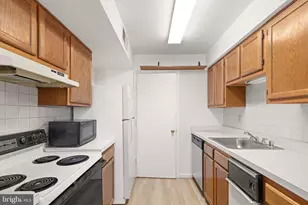 2407 Normandy Square Pl, Silver Spring, MD 20906 - Photo 9