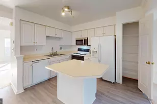 26071 Ridge Manor Dr, Damascus, MD 20872 - Photo 3