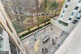 4601 N Park Ave, Chevy Chase, MD 20815 - Photo 17