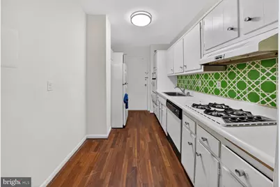 10500 Rockville Pik #G17, Rockville, MD 20852 - Photo 5