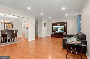 19726 Greenside Terrace, Montgomery Village, MD 20886 - Photo 7