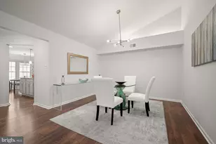 5717 Mayfair Manor Dr, Rockville, MD 20852 - Photo 7