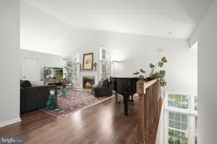 5717 Mayfair Manor Dr, Rockville, MD 20852 - Photo 3