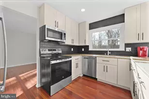 7 Fallswood Ct, Rockville, MD 20854 - Photo 9