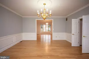 9700 Grenadier Ct, Bethesda, MD 20817 - Photo 3