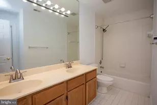 9700 Grenadier Ct, Bethesda, MD 20817 - Photo 29