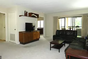 15100 Interlachen Dr, Silver Spring, MD 20906 - Photo 3