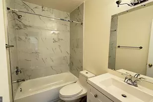 18715 Martins Landing Dr, Germantown, MD 20874 - Photo 11