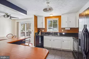 24052 Sugar Cane Ln, Gaithersburg, MD 20882 - Photo 7