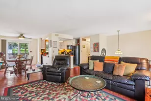 24052 Sugar Cane Ln, Gaithersburg, MD 20882 - Photo 5