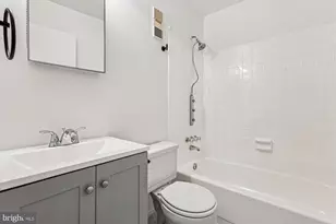 10012 Forest View Pl, Montgomery Village, MD 20886 - Photo 9