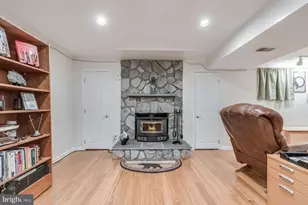 20901 Lochaven Ct, Gaithersburg, MD 20882 - Photo 31