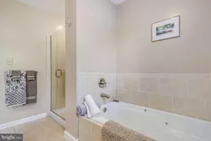 20901 Lochaven Ct, Gaithersburg, MD 20882 - Photo 19