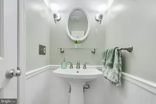 20901 Lochaven Ct, Gaithersburg, MD 20882 - Photo 15