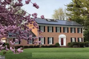 20901 Lochaven Ct, Gaithersburg, MD 20882 - Photo 1