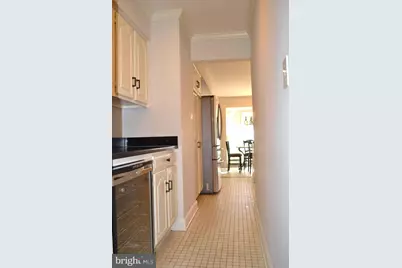 7407 Crestberry Lane, Bethesda, MD 20817 - Photo 9