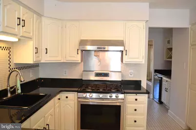 7407 Crestberry Lane, Bethesda, MD 20817 - Photo 7