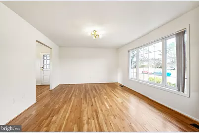 18724 Bloomfield Road, Olney, MD 20832 - Photo 5