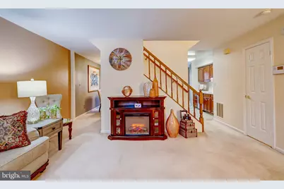 8626 Delcris Drive, Montgomery Village, MD 20886 - Photo 7