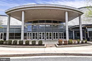 10201 Grosvenor Pl, Rockville, MD 20852 - Photo 39