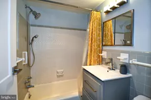 10201 Grosvenor Pl, Rockville, MD 20852 - Photo 21