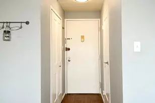 10201 Grosvenor Pl, Rockville, MD 20852 - Photo 25