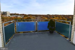 10201 Grosvenor Pl, Rockville, MD 20852 - Photo 9