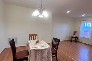 25 Cherry Bend Ct, Germantown, MD 20874 - Photo 3