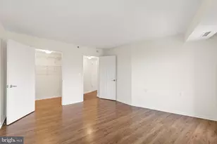 10101 Grosvenor Pl, Rockville, MD 20852 - Photo 7