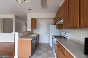 1017 Grand Champion Dr, Rockville, MD 20850 - Photo 19