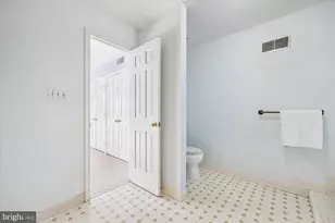 10904 Wickshire Way, Rockville, MD 20852 - Photo 19