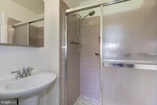 10541 Farnham Dr, Bethesda, MD 20814 - Photo 45