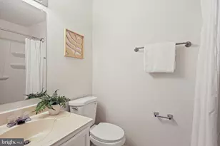 19105 Cherry Bend Dr, Germantown, MD 20874 - Photo 13