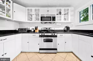 12312 Valleywood Dr, Silver Spring, MD 20902 - Photo 9