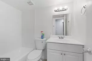 18806 Walkers Choice Rd, Montgomery Village, MD 20886 - Photo 15