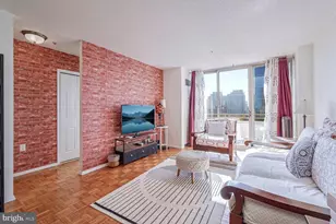 4801 Fairmont Ave, Bethesda, MD 20814 - Photo 3