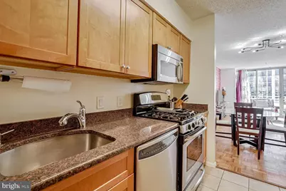 4801 Fairmont Avenue #904, Bethesda, MD 20814 - Photo 9