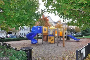 301 Cross Green St, Gaithersburg, MD 20878 - Photo 37