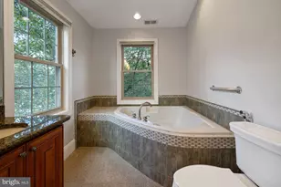 8020 Park Ln, Bethesda, MD 20814 - Photo 19