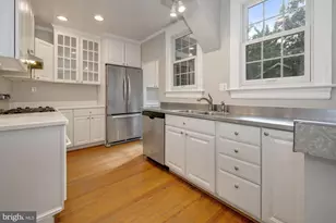 8020 Park Ln, Bethesda, MD 20814 - Photo 7