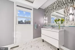 9304 Bells Mill Rd, Potomac, MD 20854 - Photo 35