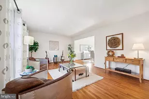 9304 Bells Mill Rd, Potomac, MD 20854 - Photo 15