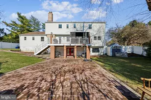 9304 Bells Mill Rd, Potomac, MD 20854 - Photo 11