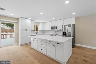 889 Diamond Dr, Gaithersburg, MD 20878 - Photo 7