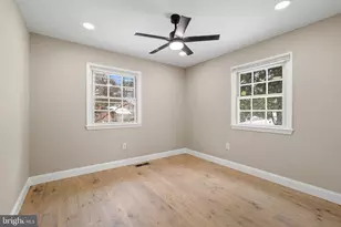 889 Diamond Dr, Gaithersburg, MD 20878 - Photo 19