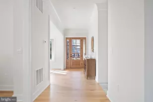 5203 Sangamore Rd, Bethesda, MD 20816 - Photo 9