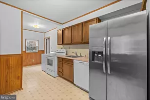 4 Russell Rd, Cabin John, MD 20818 - Photo 13