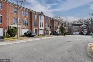 22 Waddington Ct, Rockville, MD 20850 - Photo 3