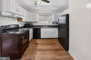 2890 Balmoral Dr, Rockville, MD 20850 - Photo 3